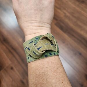 Green "Alligator Look" Leather Wrap Bracelet